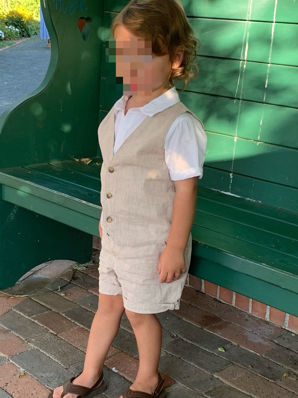 Boys  H&M  Three-Piece Linen Suit With Bow tie Size 2T-3T